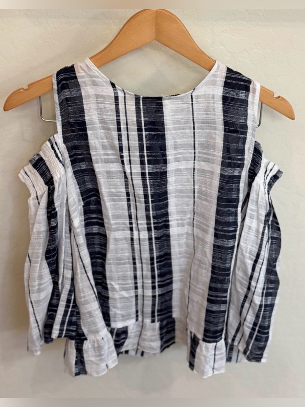 NWT Buffalo David Bitton Myra Plaid Cold Shoulder Top Size Medium